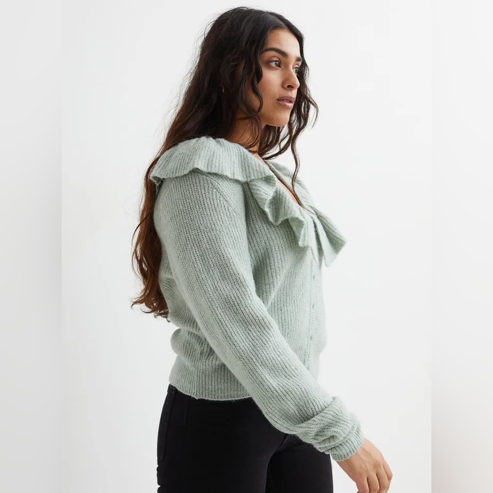 H&M Flounce Peter Pan Collared Cardigan in Sage Green - Picture 3 of 7